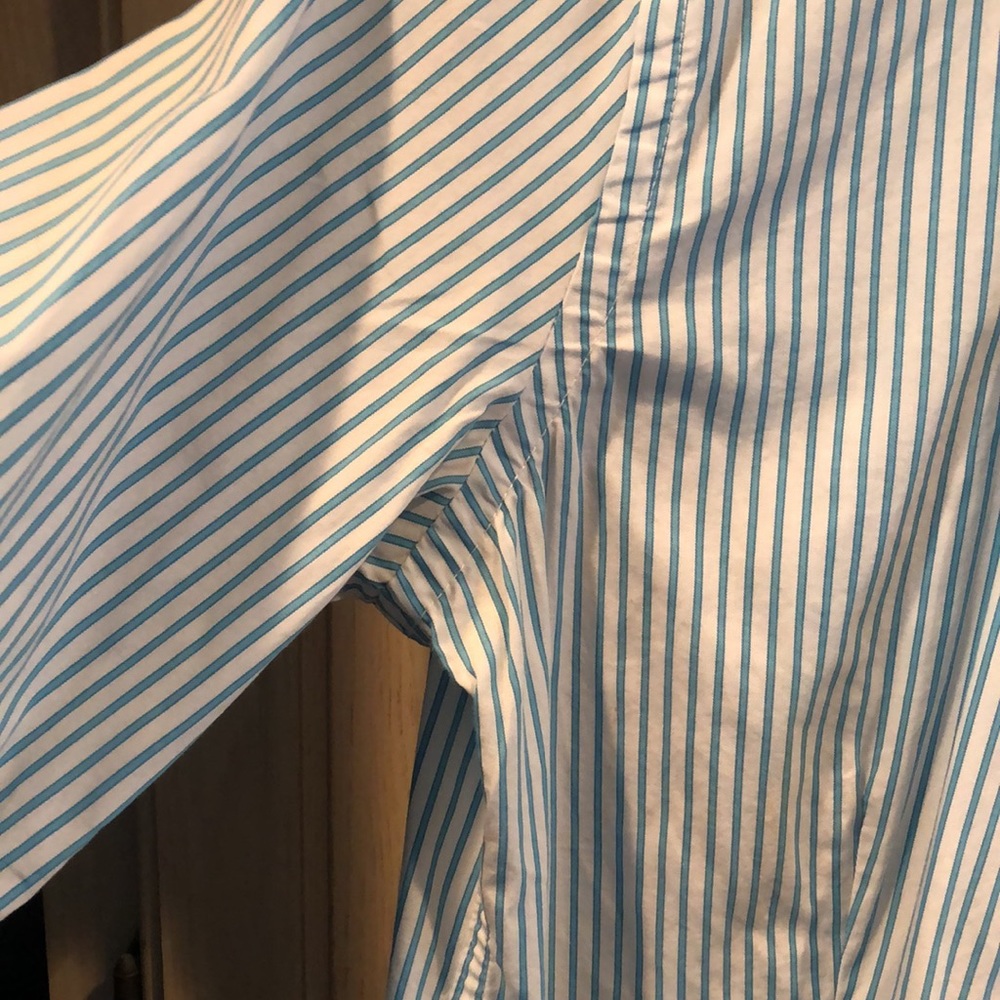 C.Wonder button down - Picture 3 of 9